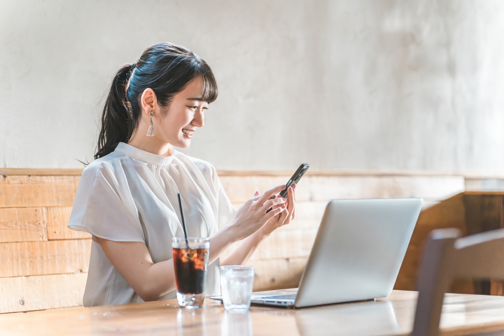 체크인 절차 안내 1：스마트키 번호 메일
